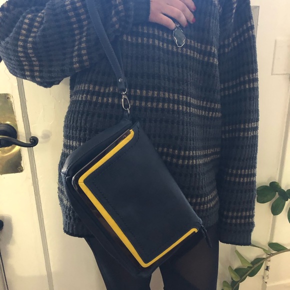 Shiraleah purse/wristlet in gray, yellow, chrome - Picture 5 of 8